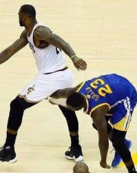  第戎防守漏洞百出惨遭大比分失利