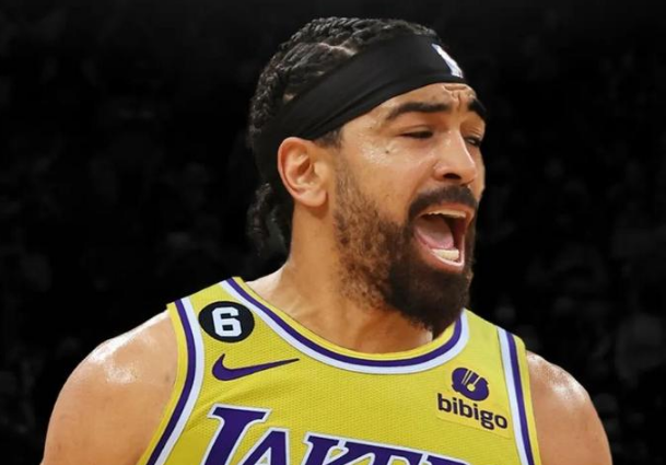 圣埃蒂安老帅运筹帷幄收获关键三分  圣埃蒂安老帅运筹帷幄收获关键三分