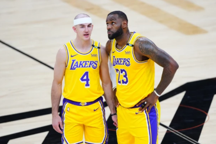 浓眉哥伤退湖人不敌掘金遭遇赛季第廿败  浓眉哥伤退湖人不敌掘金遭遇赛季第廿败