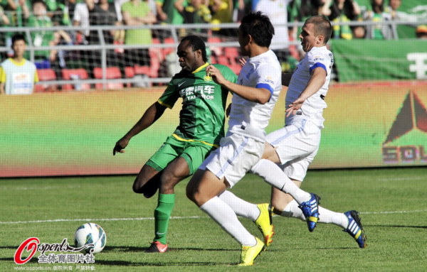 昂热锋线双煞配合默契,帽子戏法助球队登顶积分榜  昂热锋线双煞配合默契,帽子戏法助球队登顶积分榜