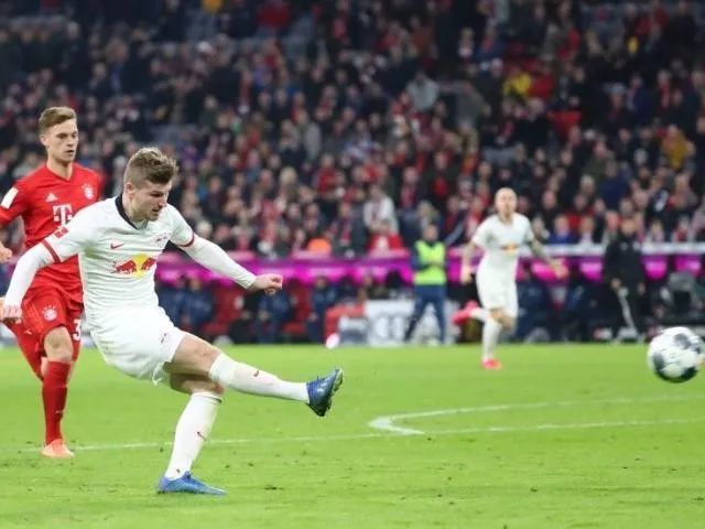 莱比锡红牛战术革新见效,高位逼抢体系助其稳居前三甲  莱比锡红牛战术革新见效,高位逼抢体系助其稳居前三甲