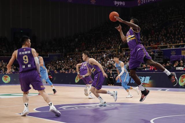 美因茨攻防失衡暴露短板,惨败后陷入降级危机    美因茨攻防失衡暴露短板,惨败后陷入降级危机